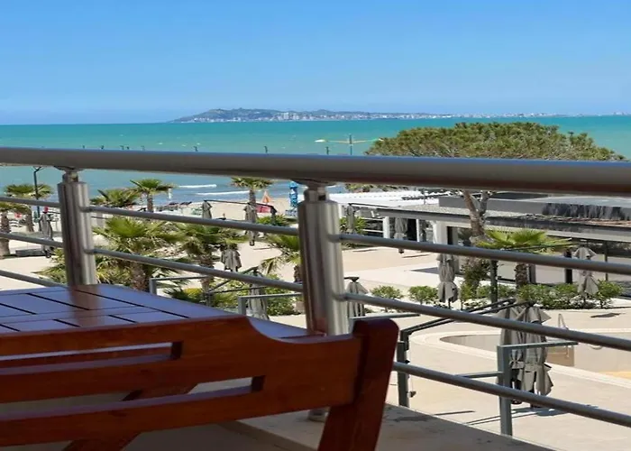 Relax Seafront By Ps Apartment Golem (Tirana)
